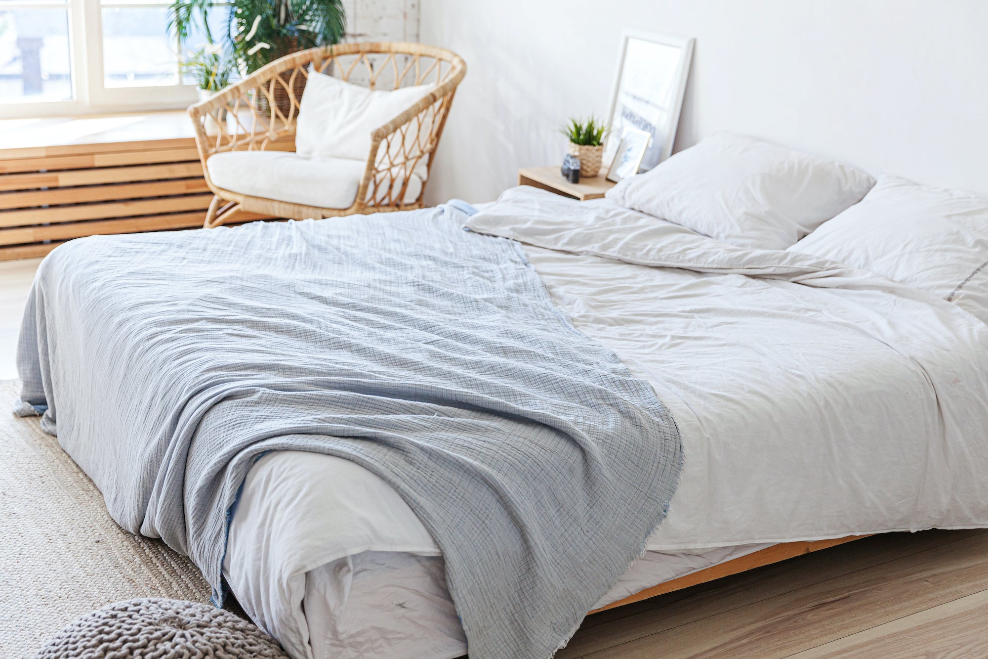 What Is the Difference between a Throw and Blanket?