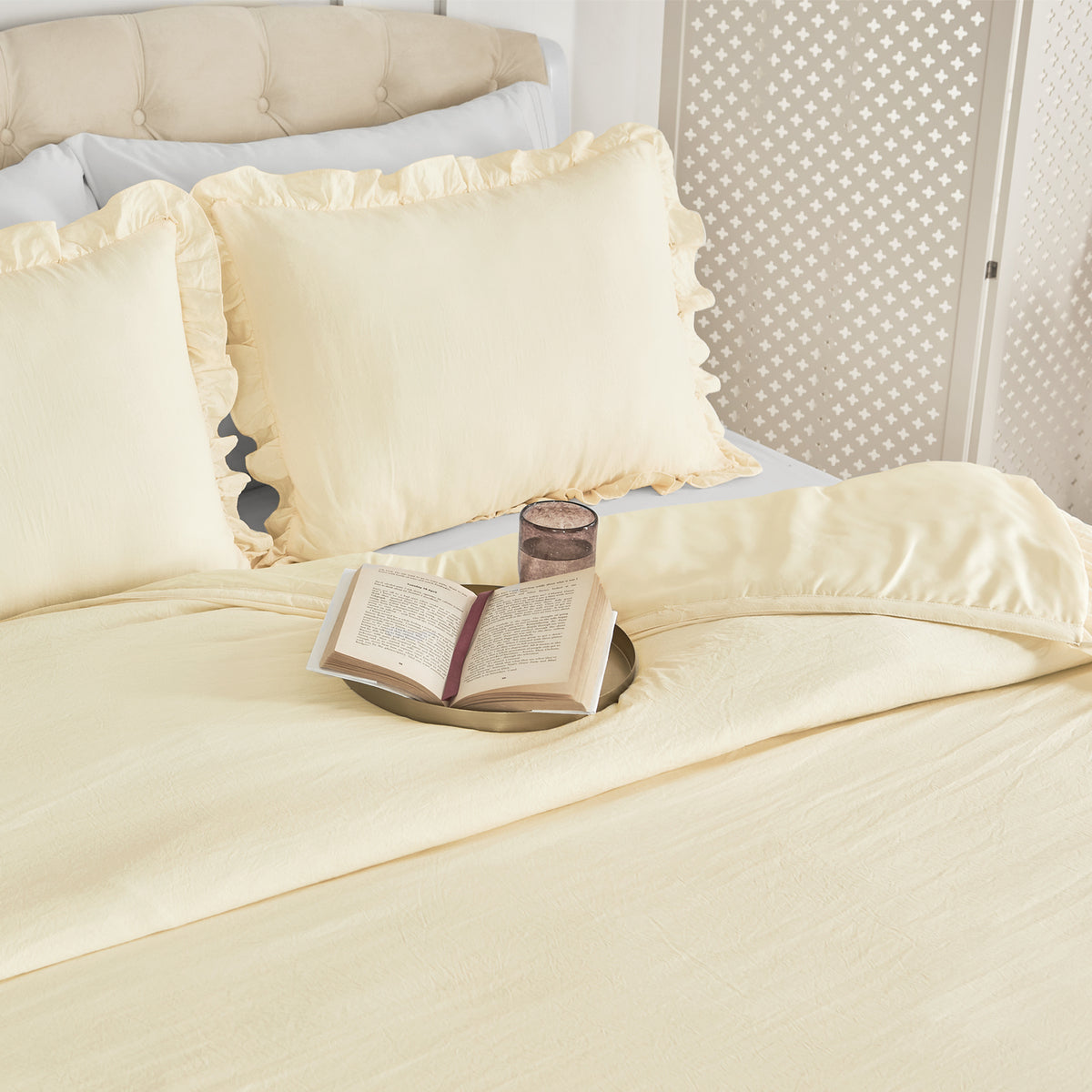 Iconic Ruffle Skirted Bedspread Set