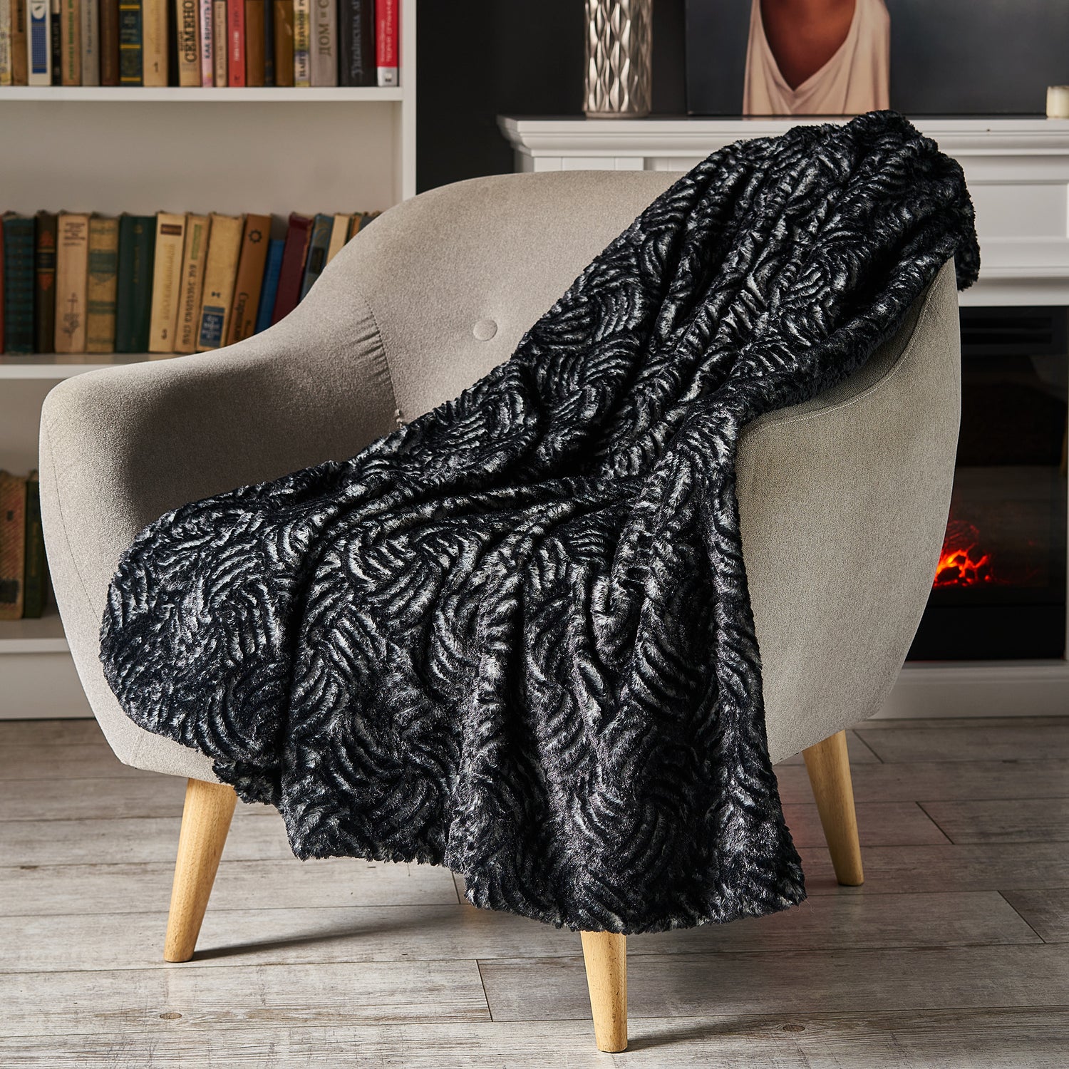 Mellanni Faux Fur and Sherpa 2-Sided Throw Blanket